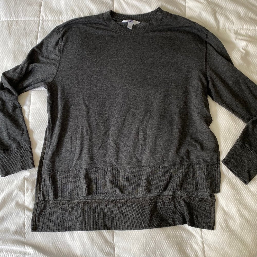 Joy Lab crewneck sweatshirt (Size L)